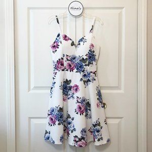 Almost Famous Juniors Floral Dress White Size M